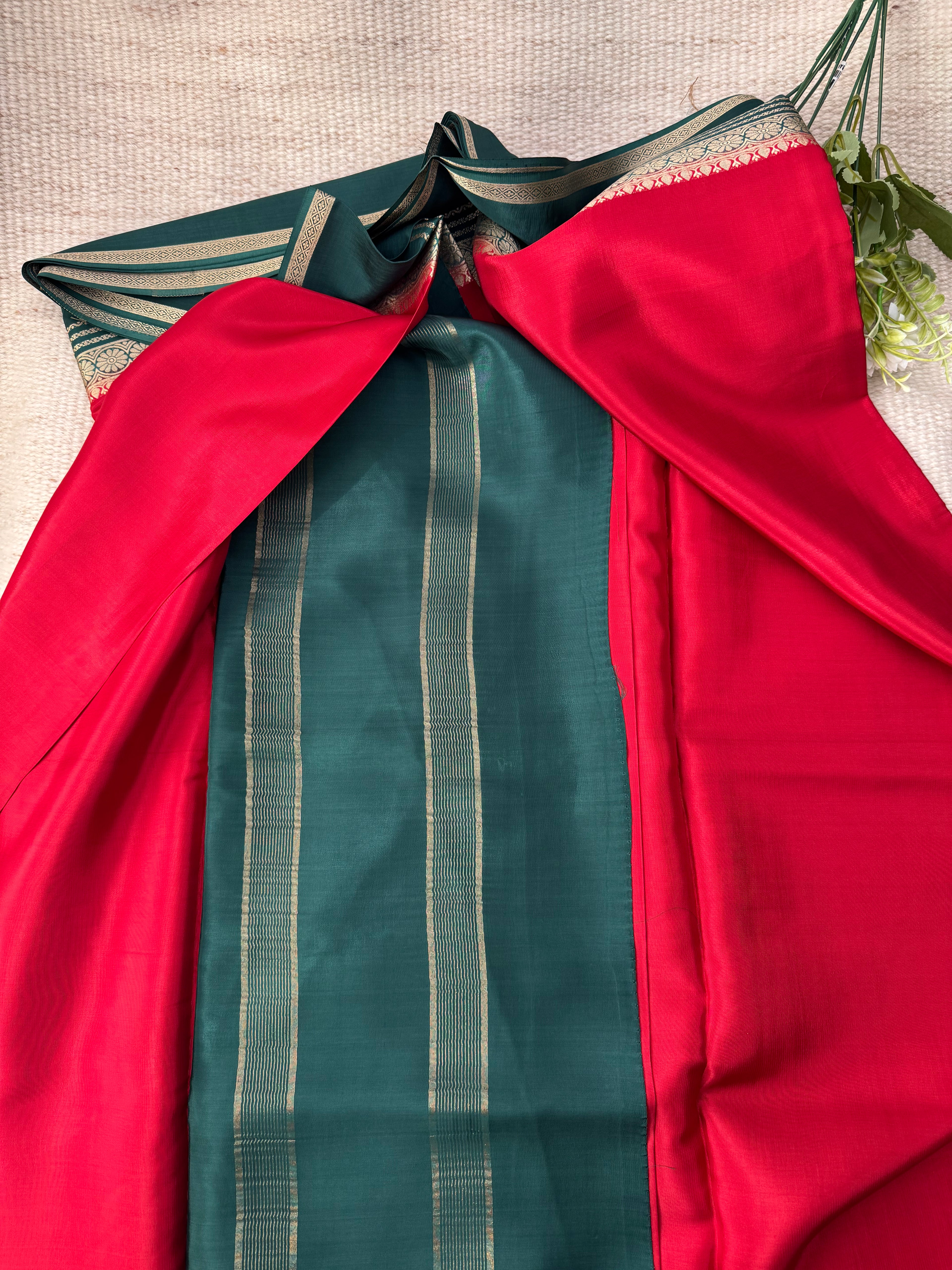 Visaya crape red and green