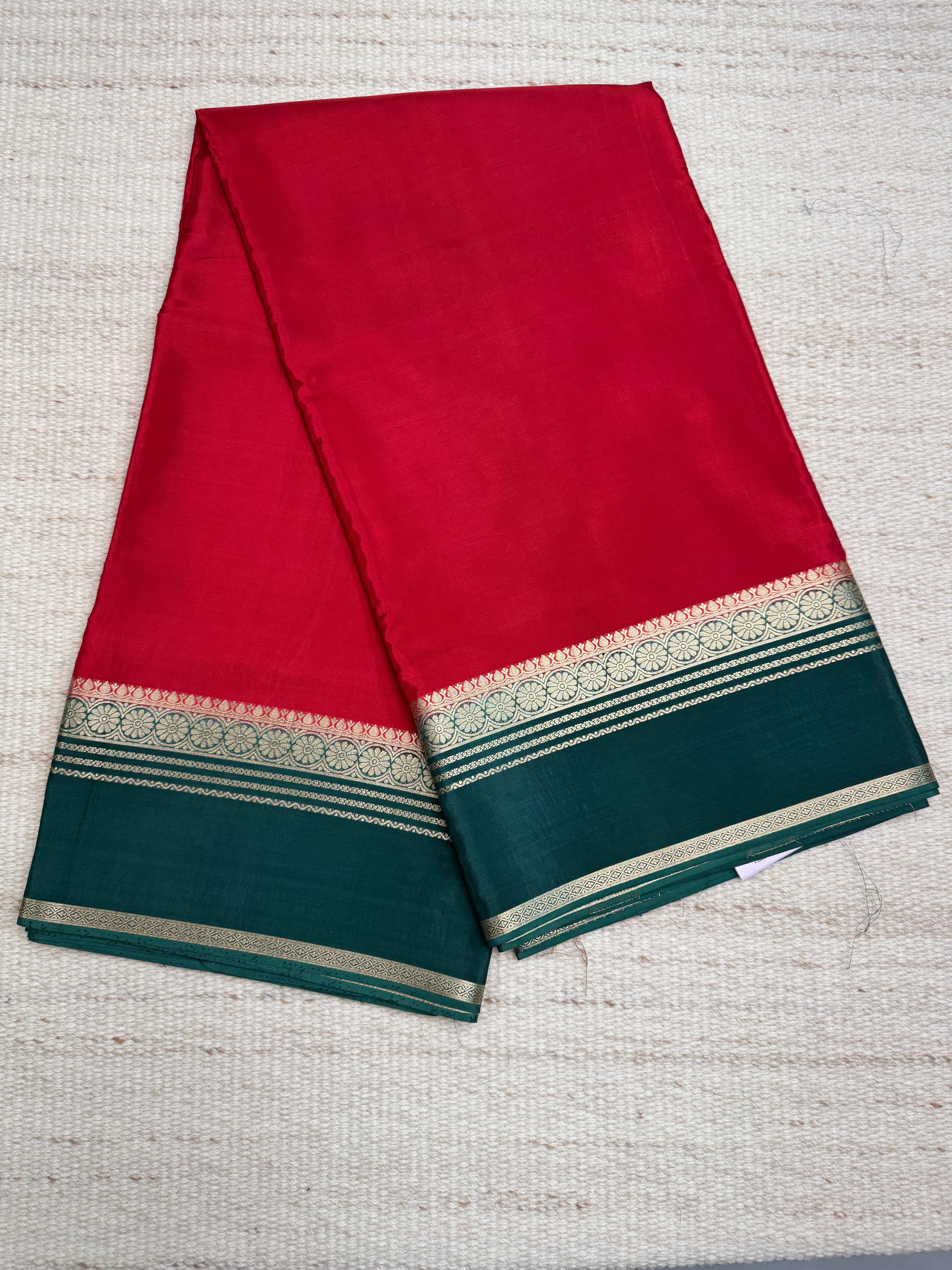 Visaya crape red and green