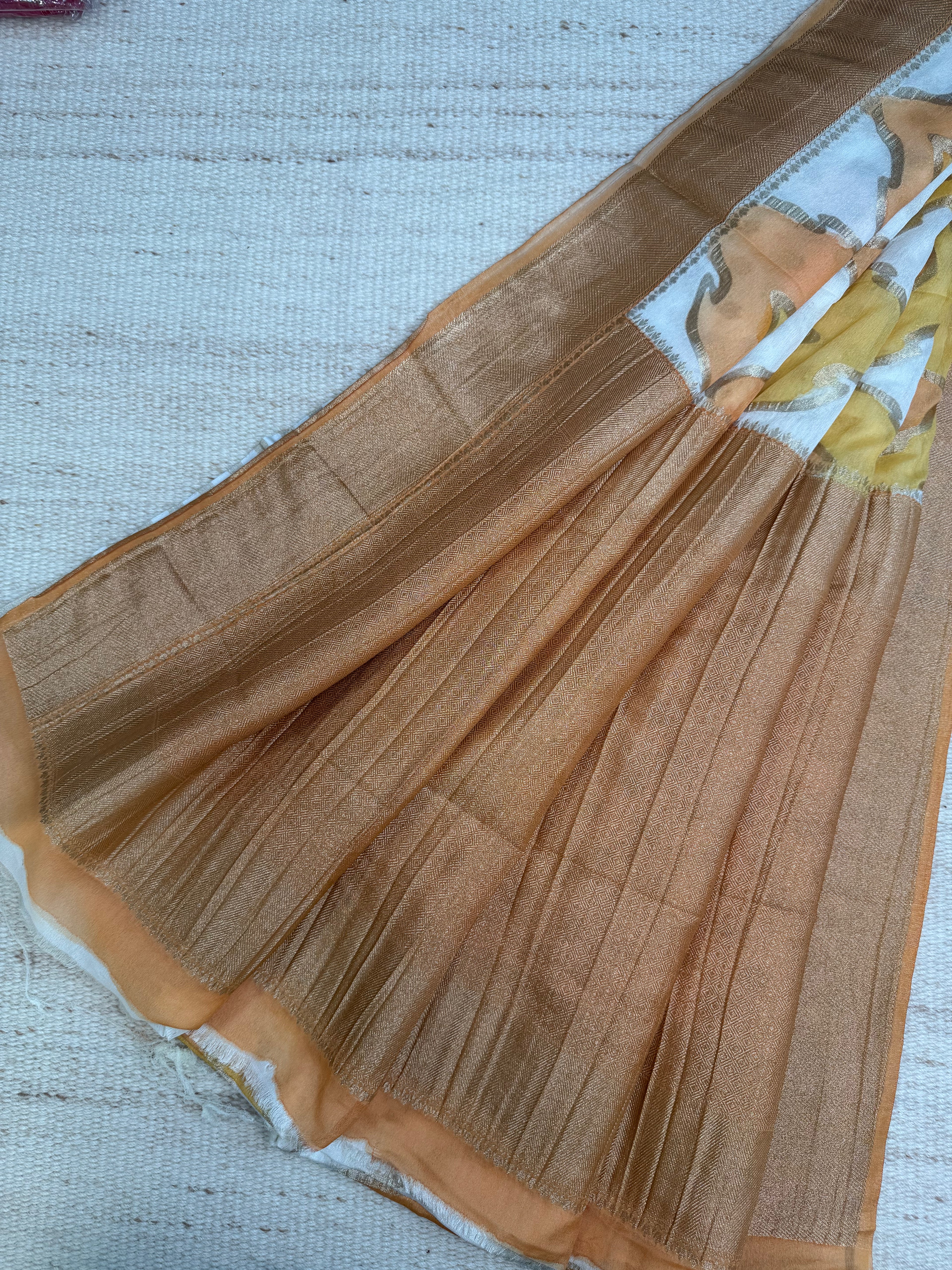 White & Orange Wrinkle Chiffon Leheriya Saree